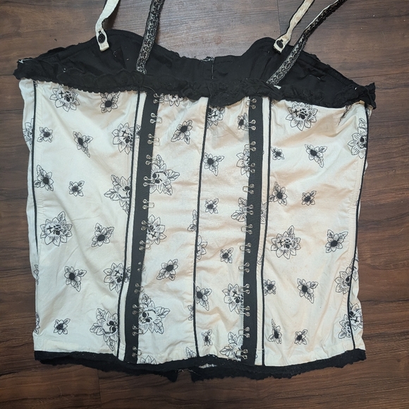 Tripp NYC Vtg ivory cotton Boned corset with black embroidered flower skulls XXL - Picture 7 of 13